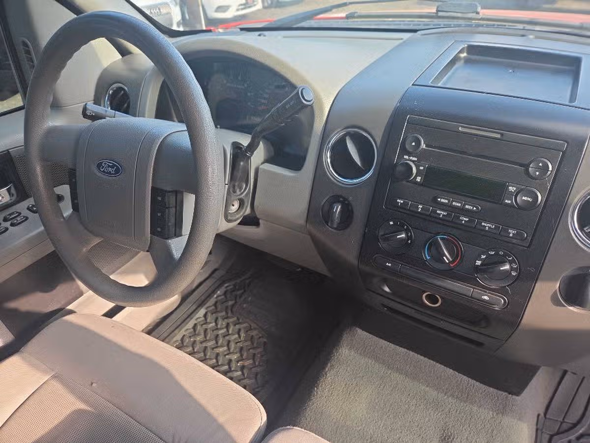 2006 Ford F-150 XLT SuperCrew Image 11