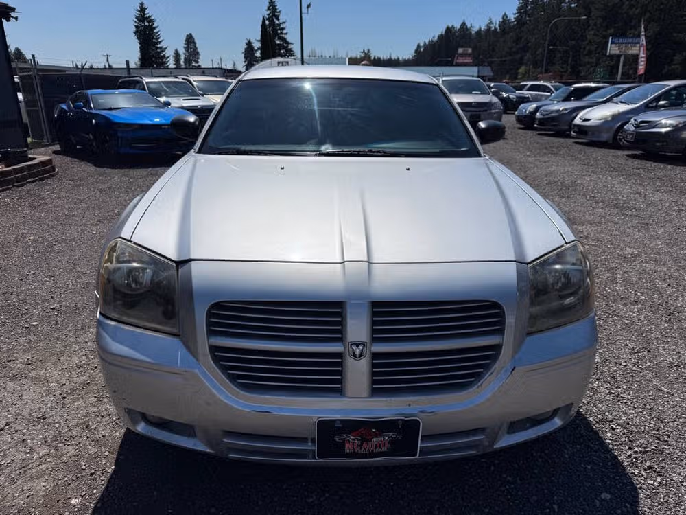 2007 Dodge Magnum SXT Lower Image 1