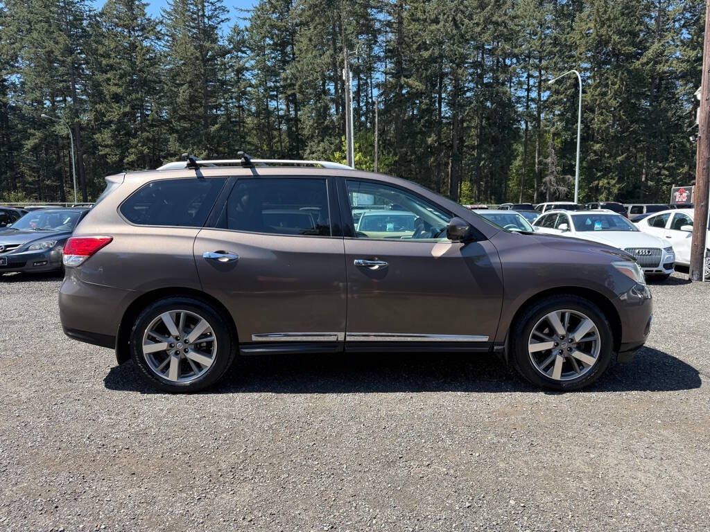 2015 Nissan Pathfinder Platinum 4WD's photo