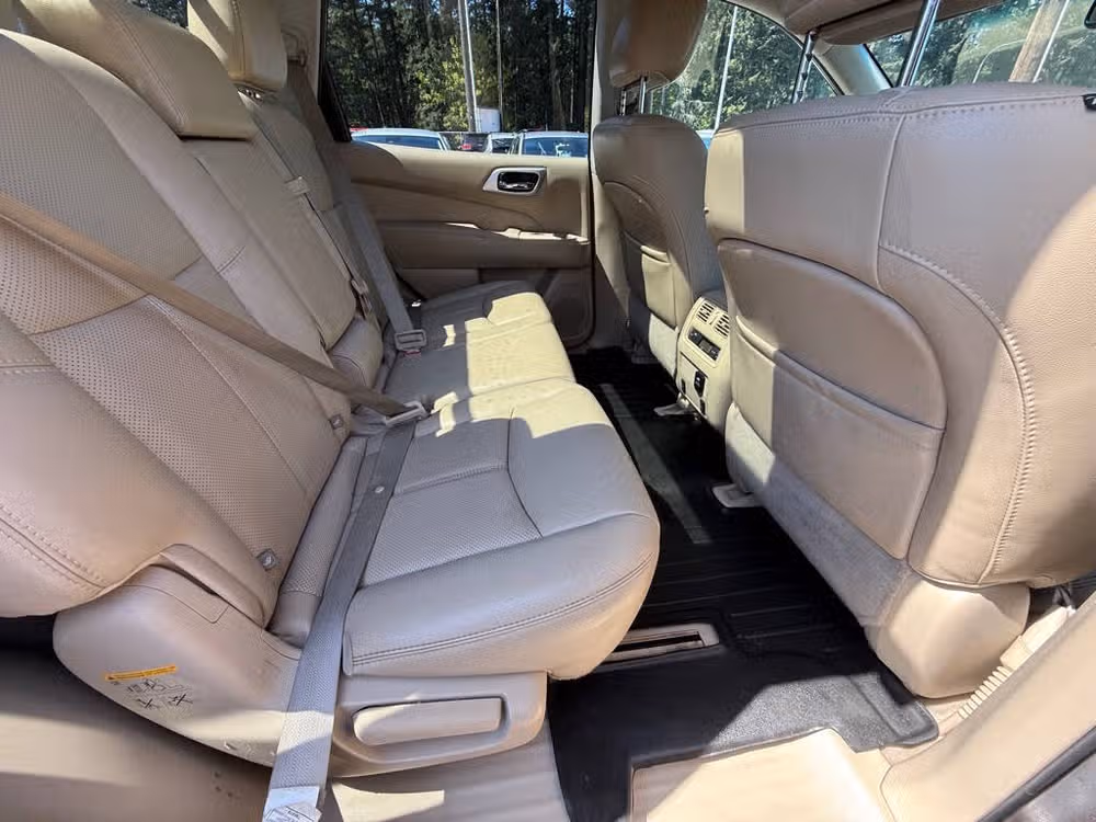 2015 Nissan Pathfinder S Image 13