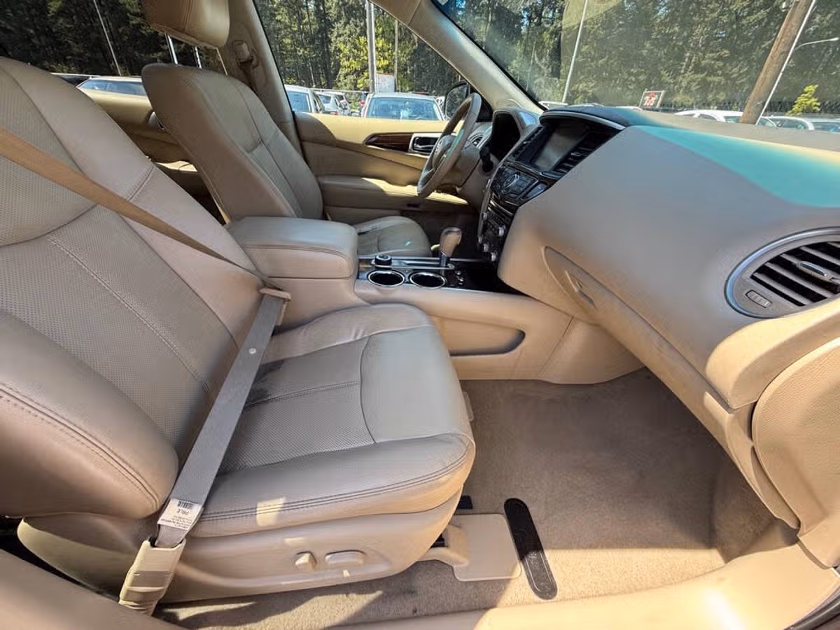 2015 Nissan Pathfinder S Image 14