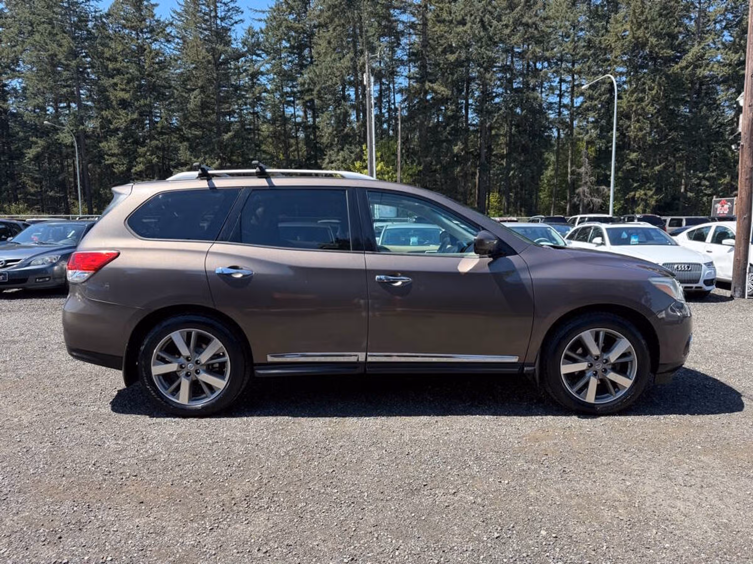 2015 Nissan Pathfinder S Image 1