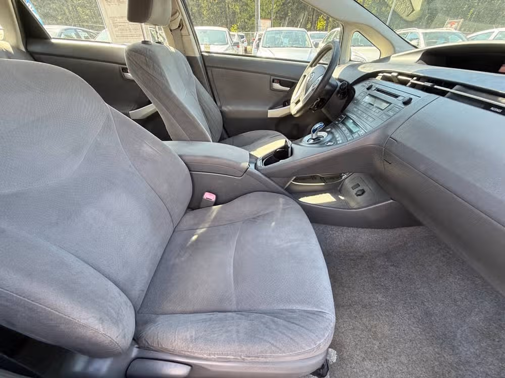 2010 Toyota Prius II Image 13