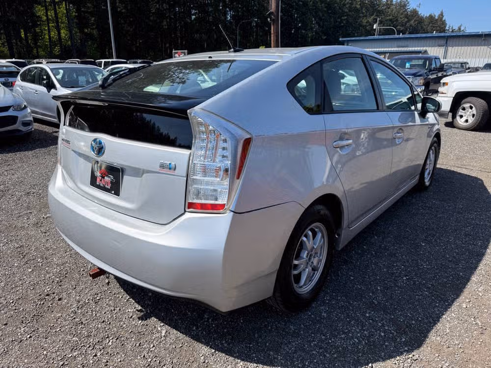 2010 Toyota Prius II Image 8