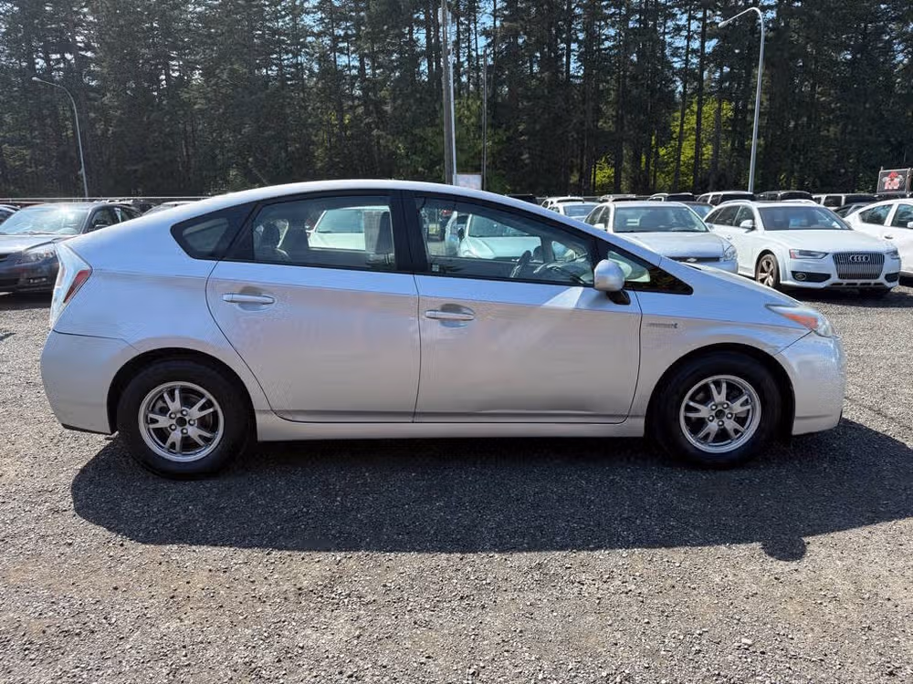 2010 Toyota Prius II Image 1