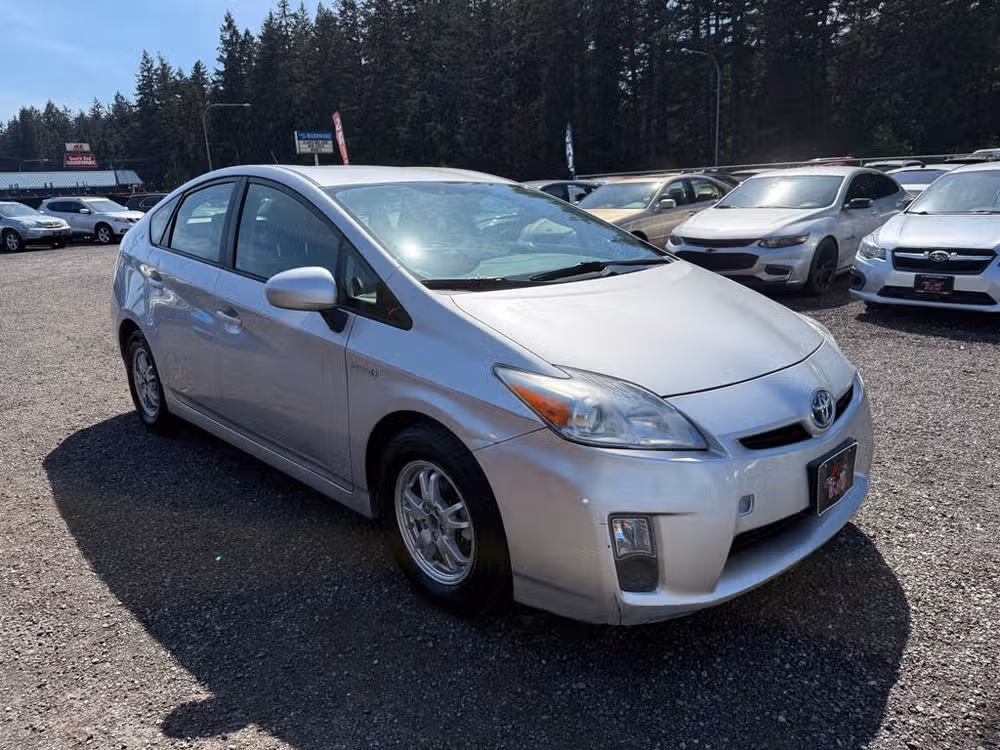 2010 Toyota Prius II Image 2