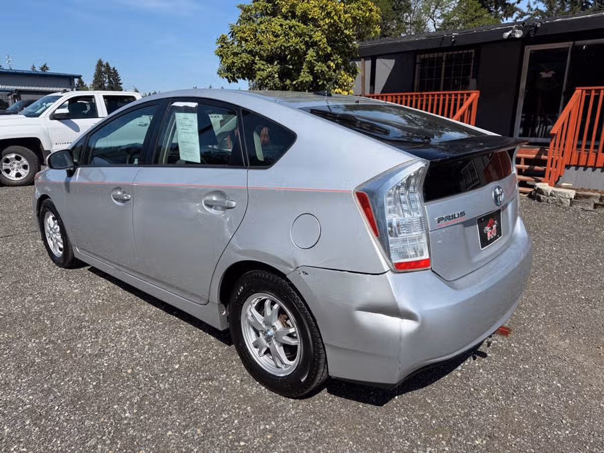 2010 Toyota Prius II Image 6