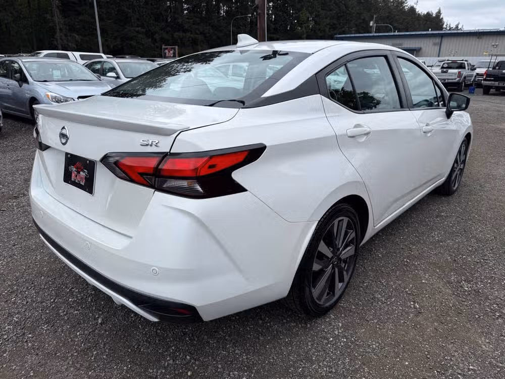 2020 Nissan Versa SR Image 8