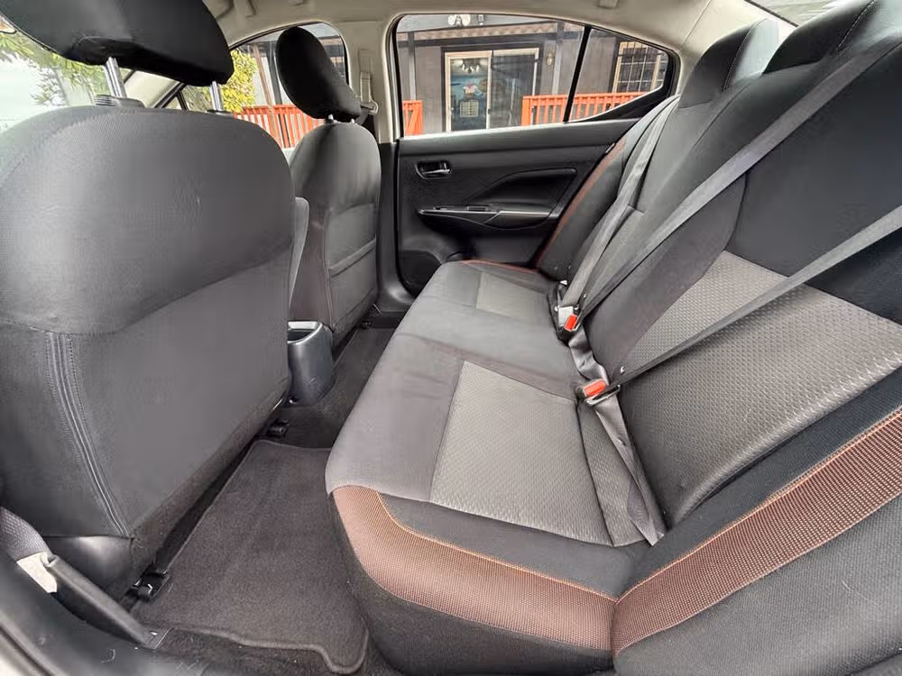 2020 Nissan Versa SR Image 10