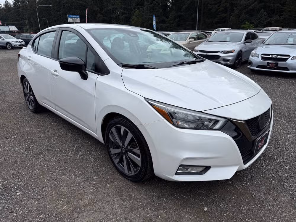 2020 Nissan Versa SR Image 2