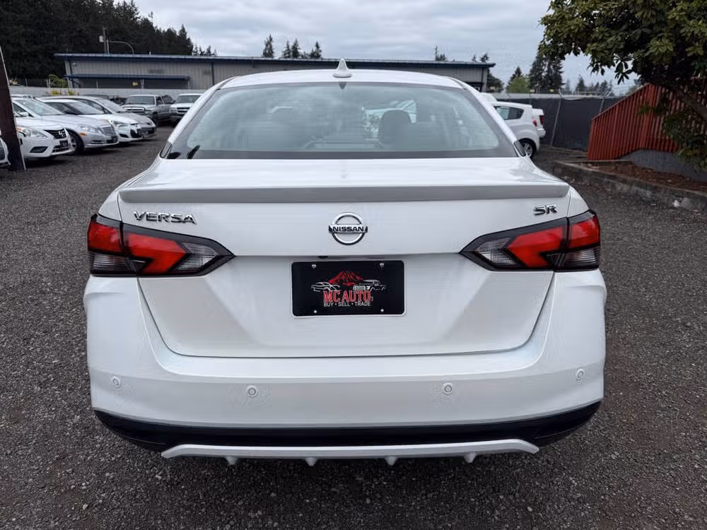 2020 Nissan Versa SR Image 7