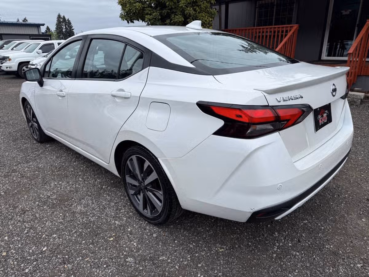 2020 Nissan Versa SR Image 6