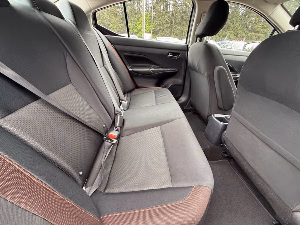 2020 Nissan Versa SR Image 11