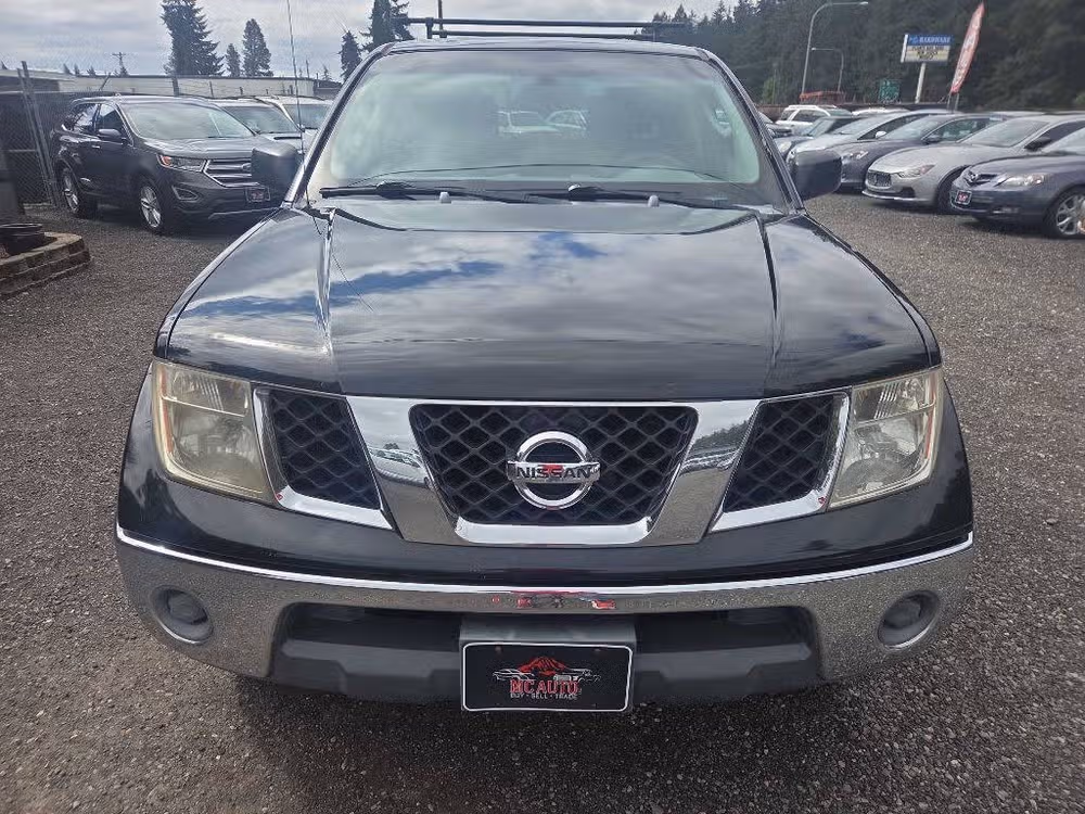 2005 Nissan Frontier SE Crew Cab Image 3