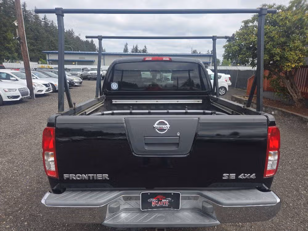 2005 Nissan Frontier SE Crew Cab Image 7