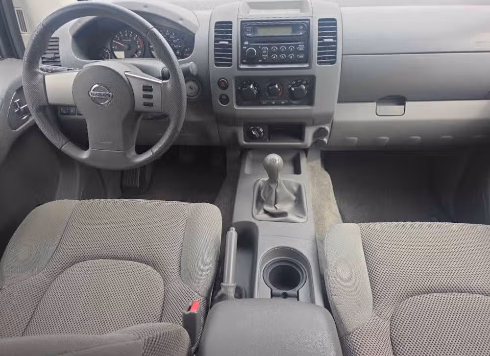 2005 Nissan Frontier SE Crew Cab Image 10