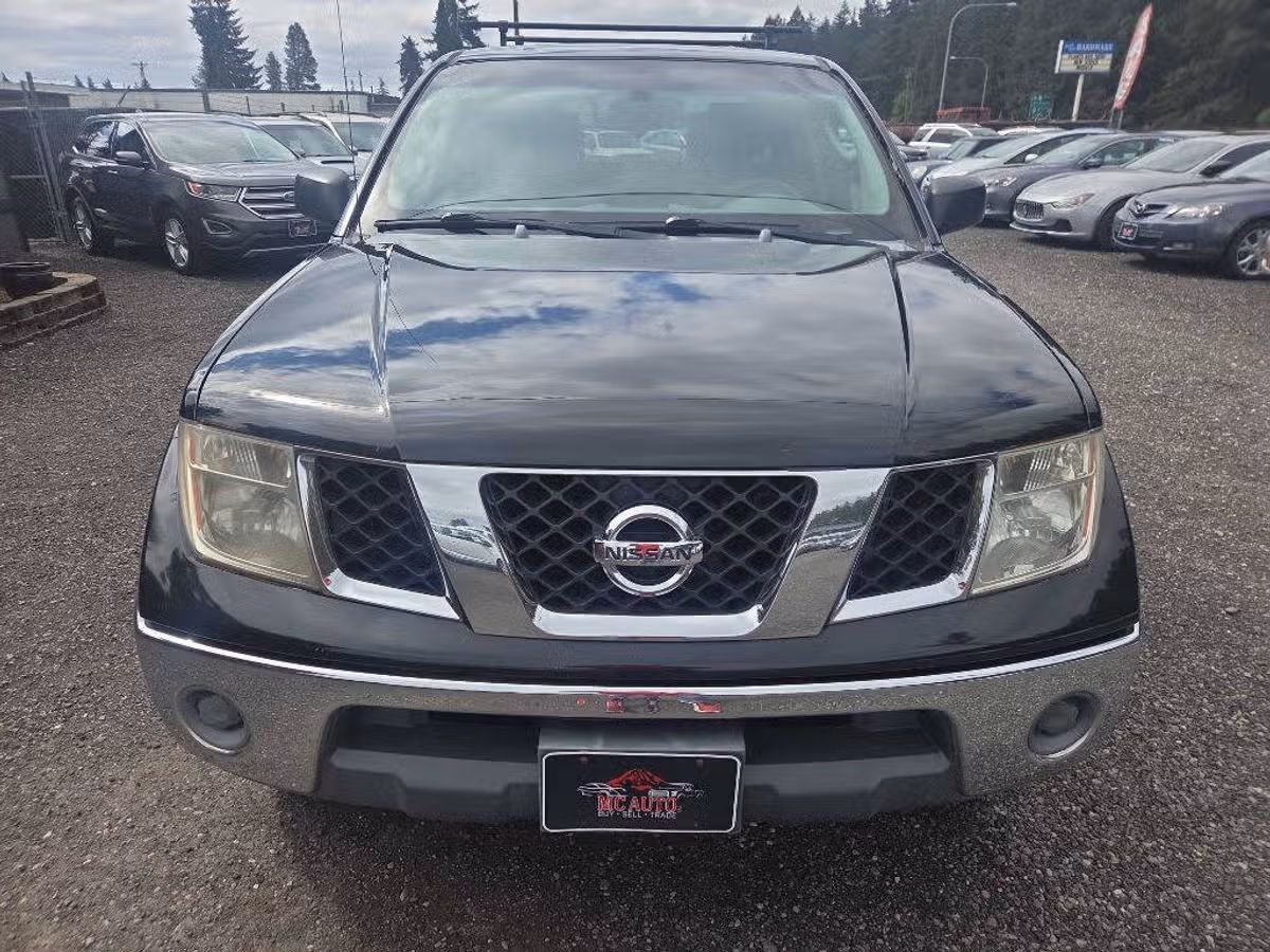 2005 Nissan Frontier SE Crew Cab Image 3