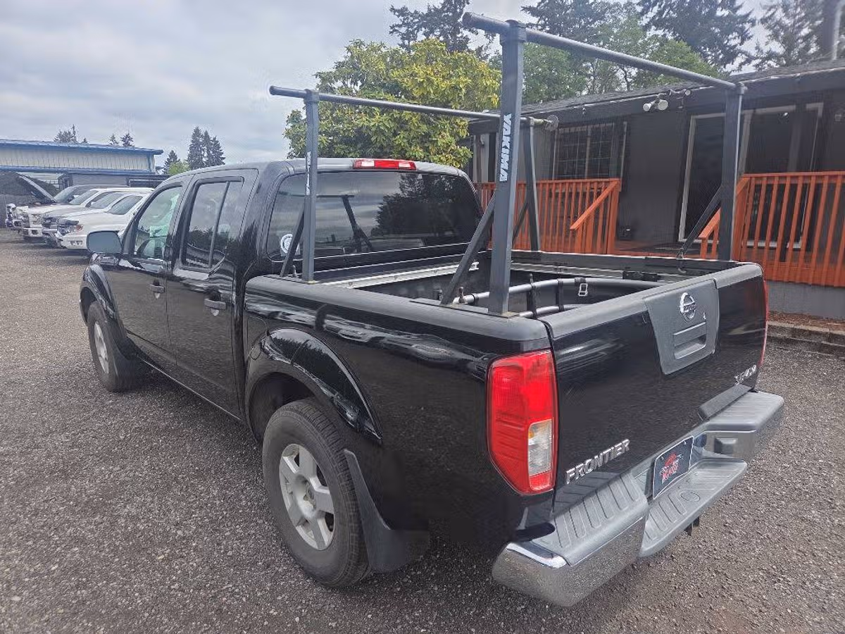 2005 Nissan Frontier SE Crew Cab Image 6