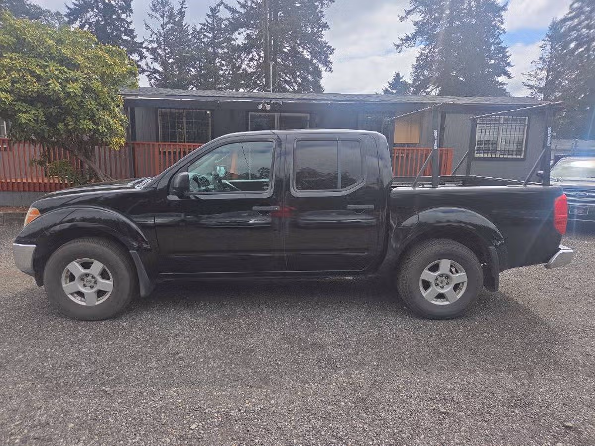 2005 Nissan Frontier SE Crew Cab Image 5