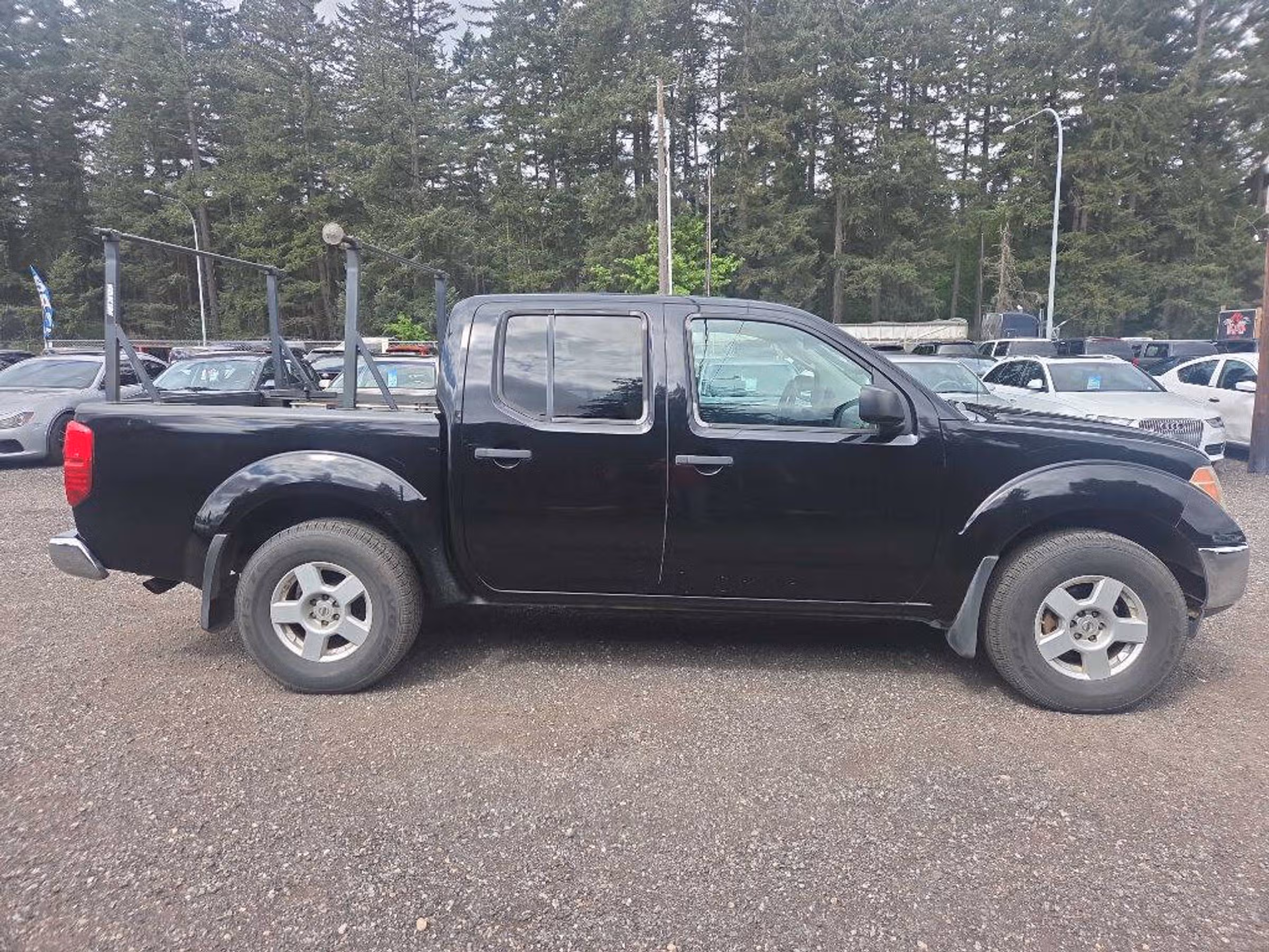 2005 Nissan Frontier SE Crew Cab Image 1