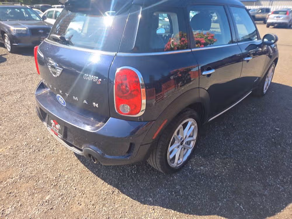2015 MINI Countryman Cooper S ALL4 Crossover Image 7