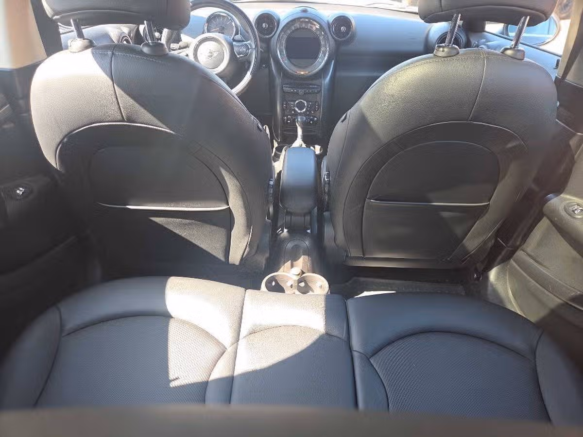 2015 MINI Countryman Cooper S ALL4 Crossover Image 13