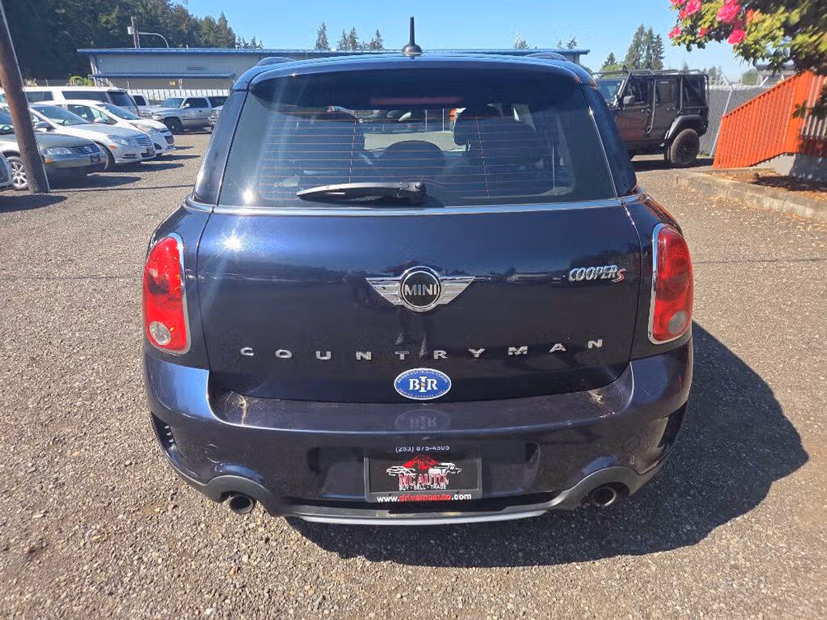 2015 MINI Countryman Cooper S ALL4 Crossover Image 6