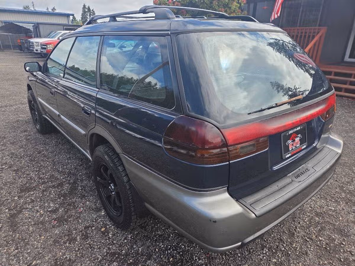 1996 Subaru Legacy Outback Image 9