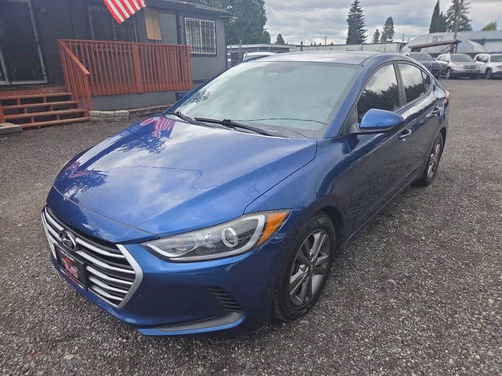 2017 Hyundai ELANTRA SE Lower Image 2