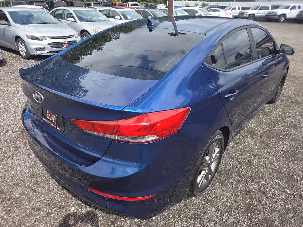 2017 Hyundai ELANTRA SE Image 8