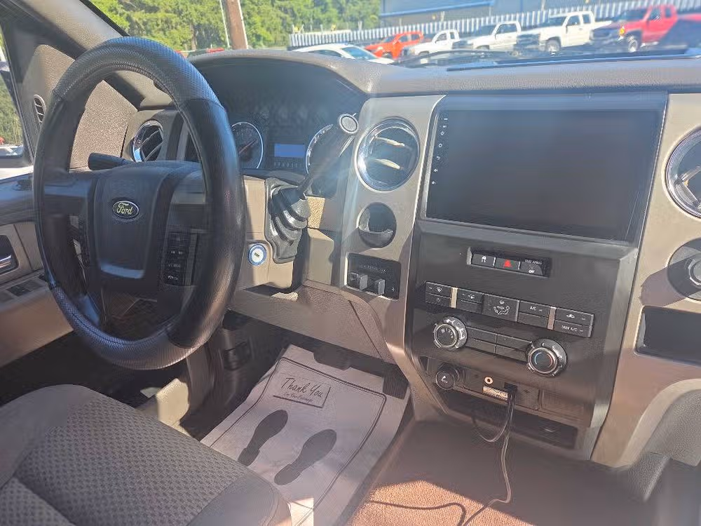 2010 Ford F-150 STX SuperCab Image 12