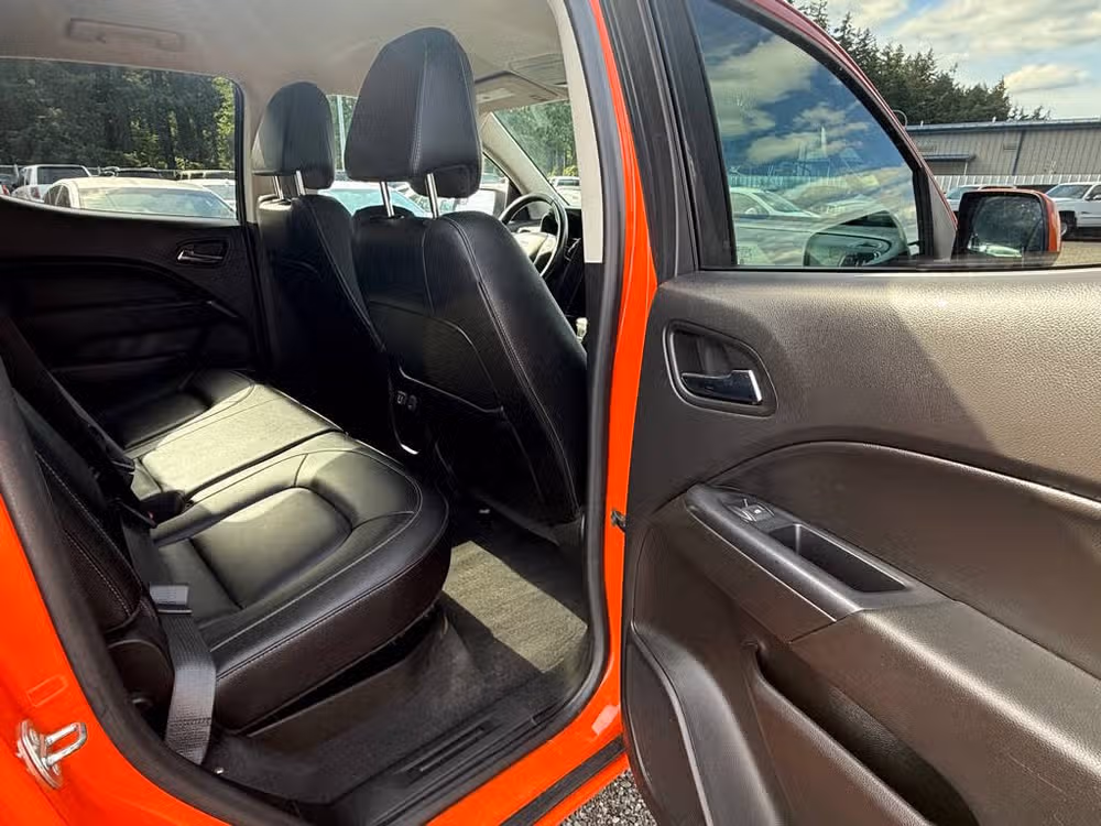 2020 Chevrolet Colorado LT Crew Cab Image 11