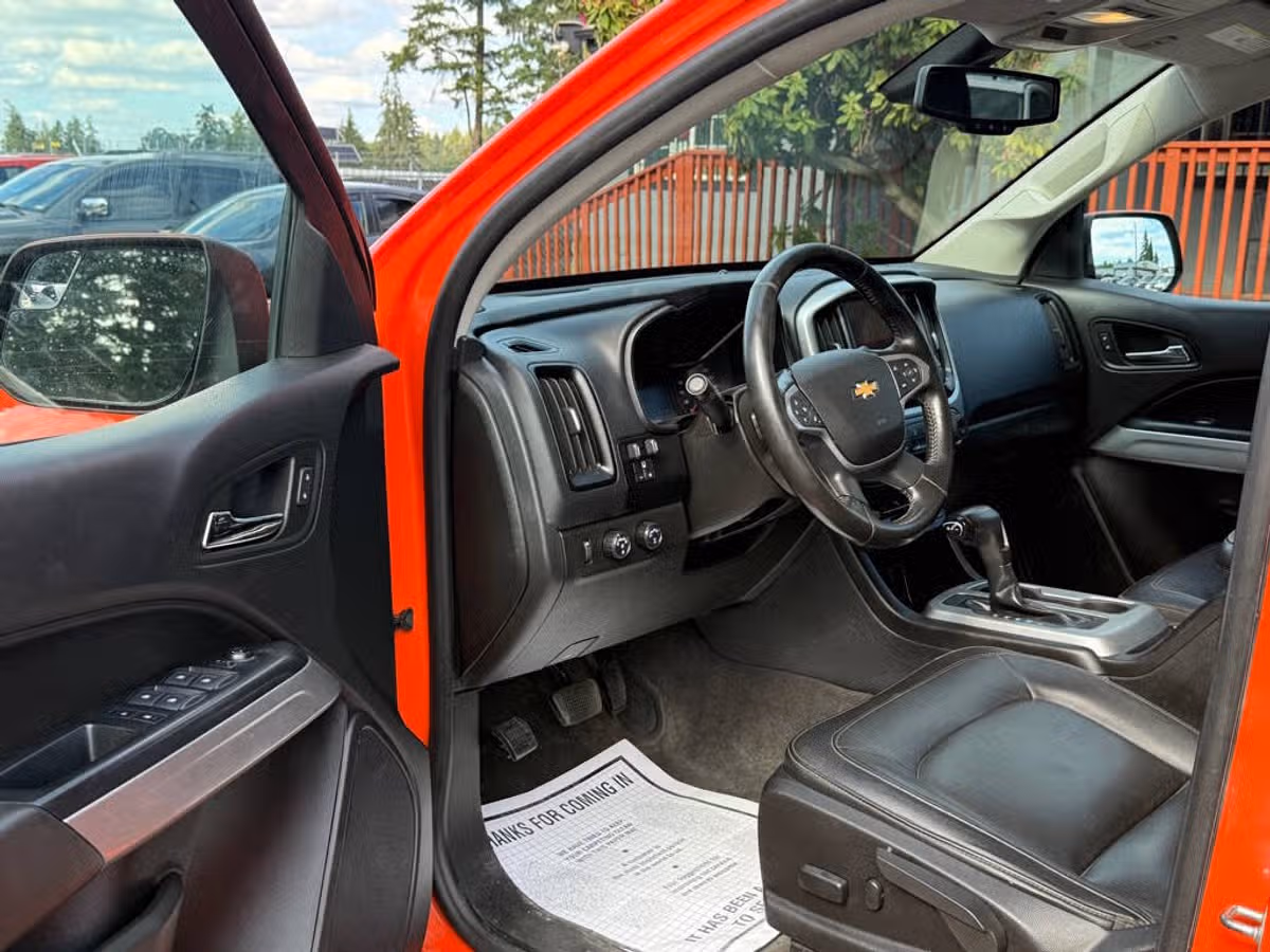 2020 Chevrolet Colorado LT Crew Cab Image 9