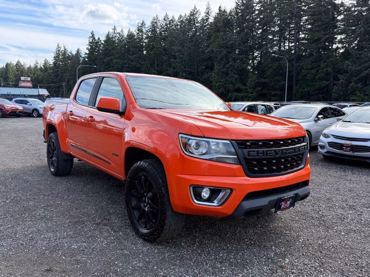 2020 Chevrolet Colorado LT Crew Cab Image 2