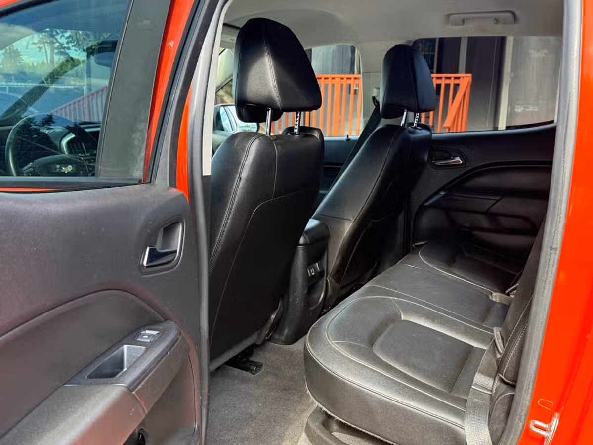 2020 Chevrolet Colorado LT Crew Cab Image 10