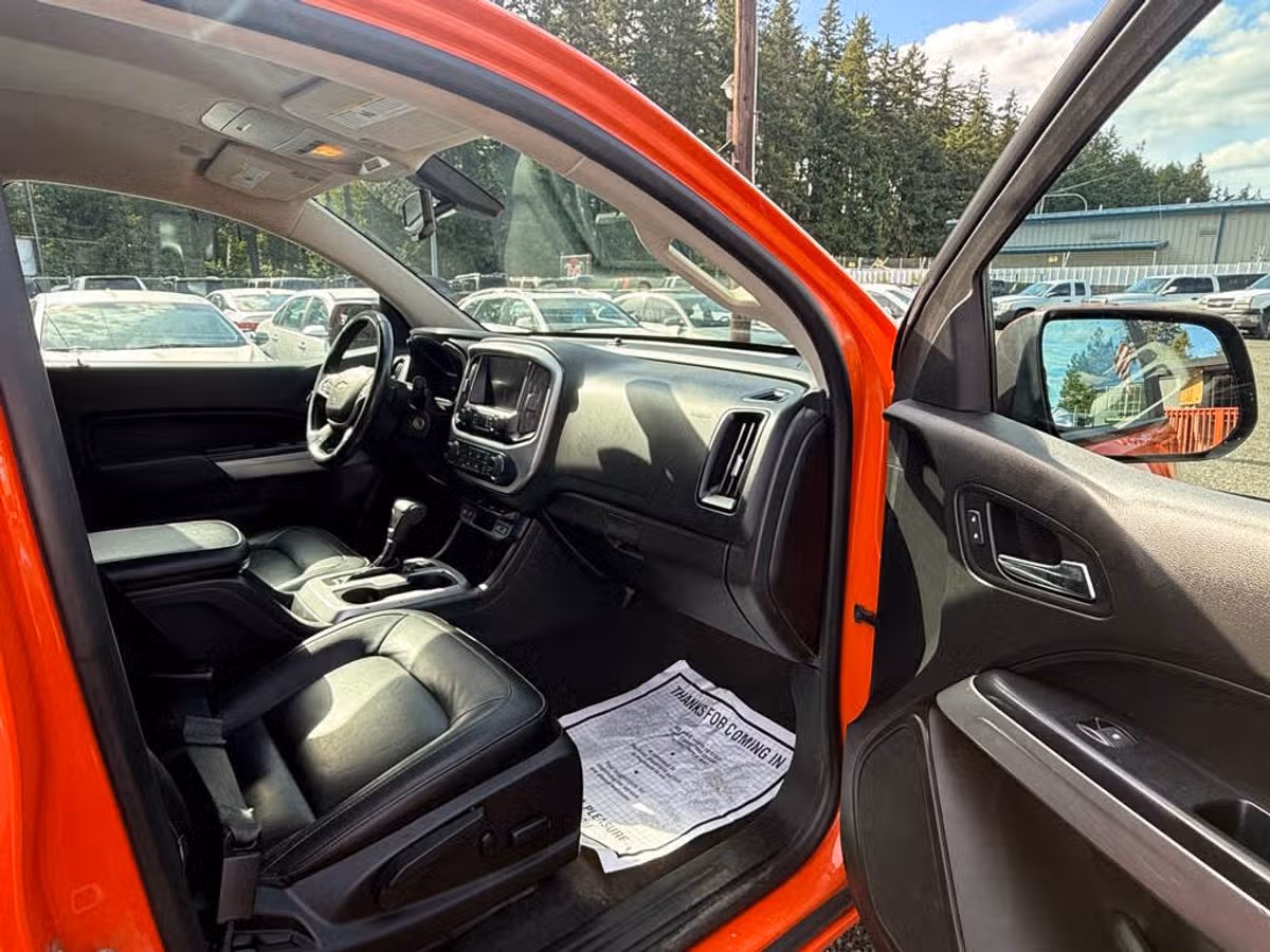 2020 Chevrolet Colorado LT Crew Cab Image 12