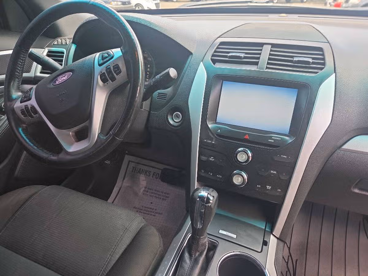 2013 Ford Explorer XLT Image 11