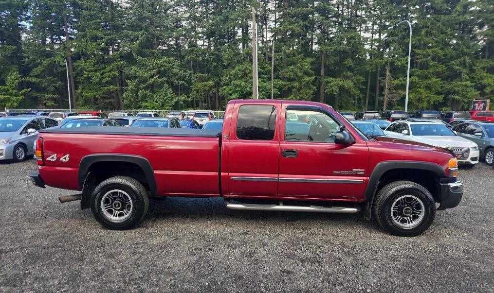 2005 GMC Sierra Work Truck 4WD Extended Cab LWB's photo