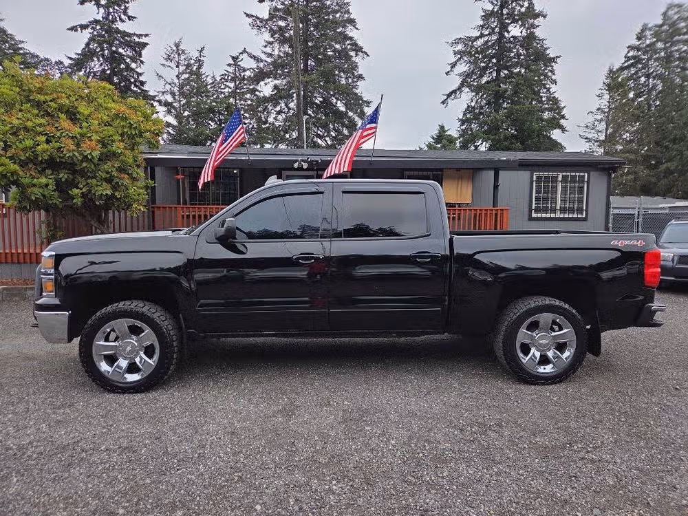 2015 Chevrolet Silverado 1500 LT Crew Cab Lower Image 3