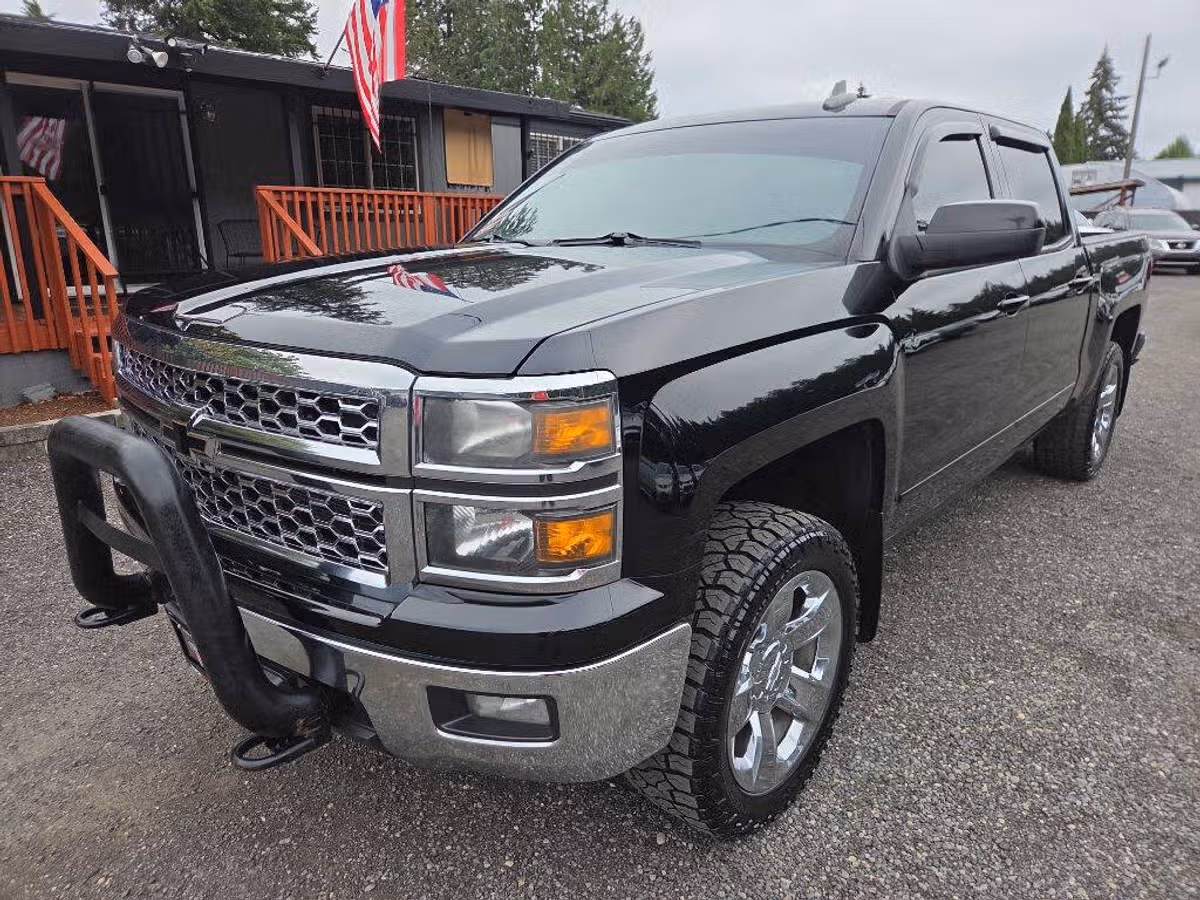 2015 Chevrolet Silverado 1500 LT Crew Cab Image 4