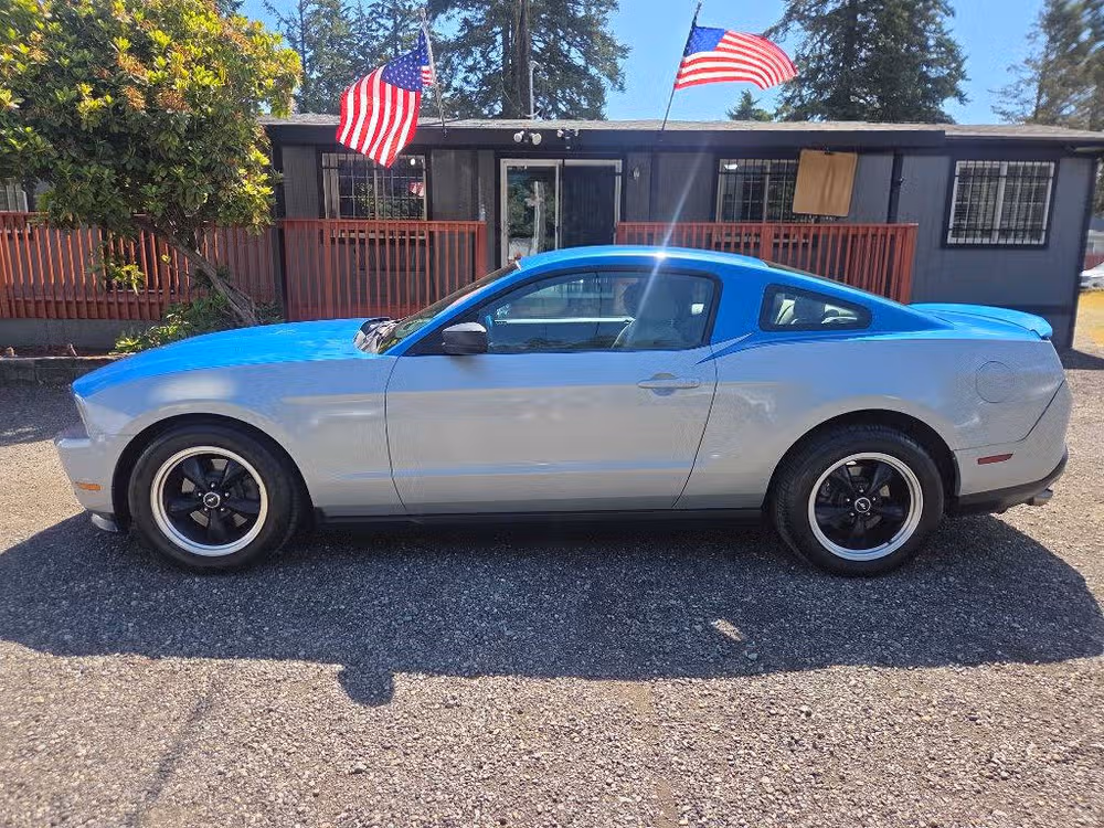 2012 Ford Mustang V6 Image 5