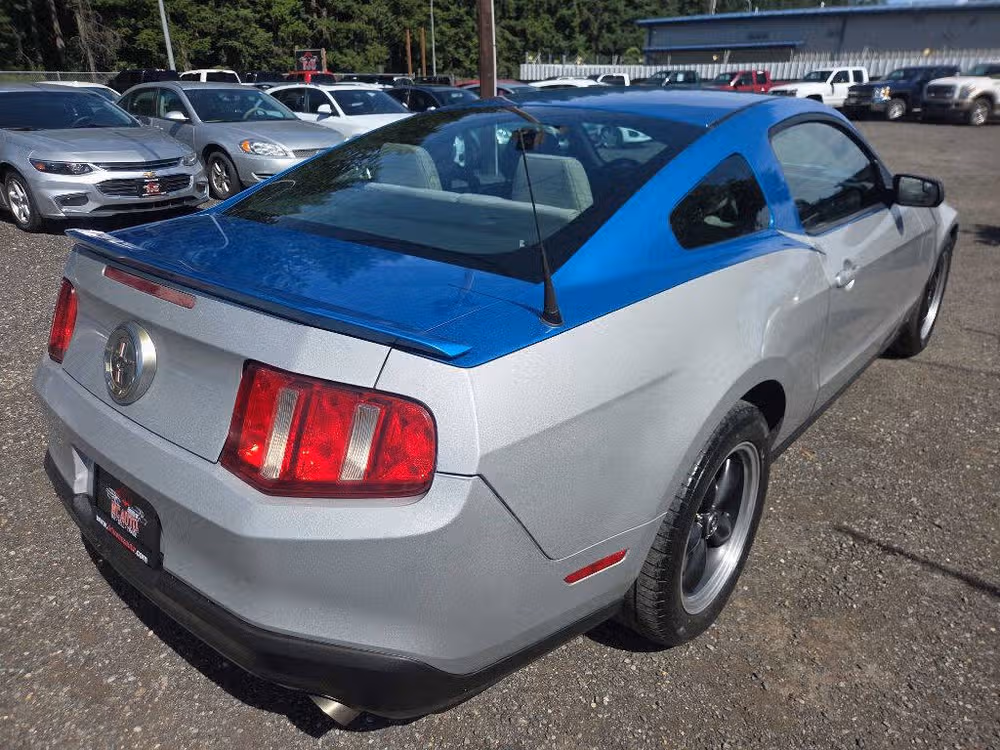 2012 Ford Mustang V6 Image 8