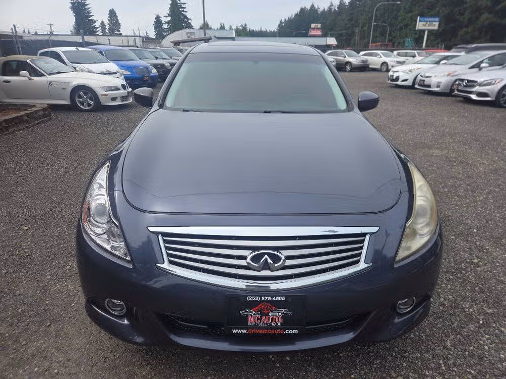 2011 INFINITI G37 Sedan x Lower Image 3