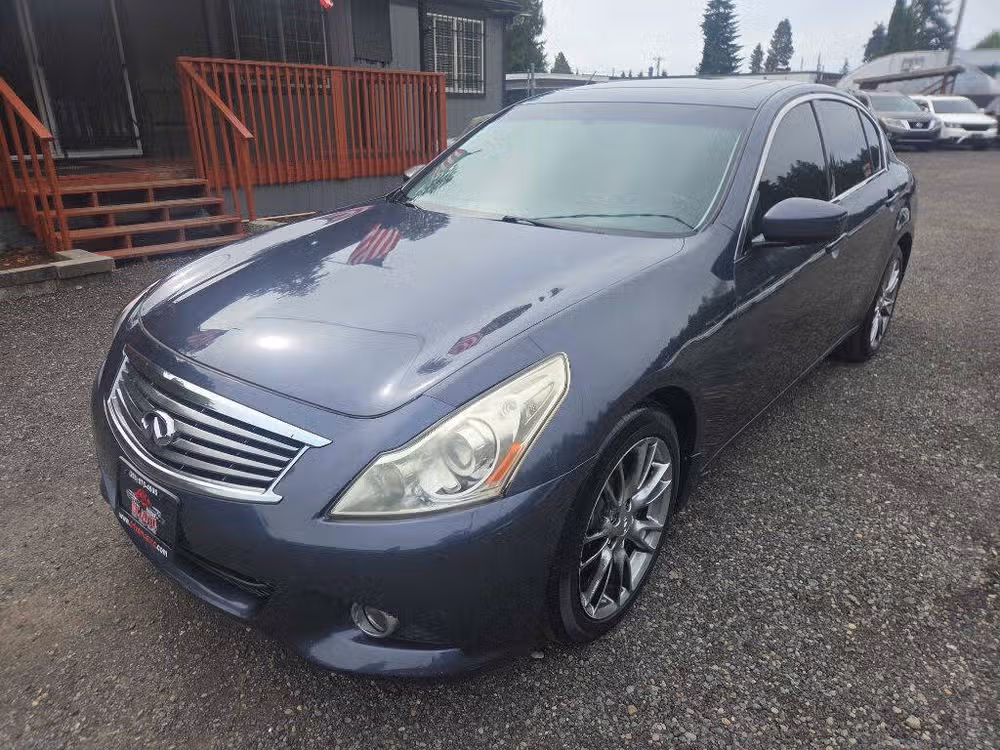 2011 INFINITI G37 Sedan x Image 2