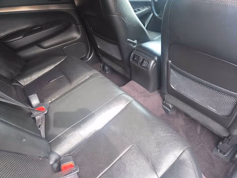2011 INFINITI G37 Sedan x Image 10