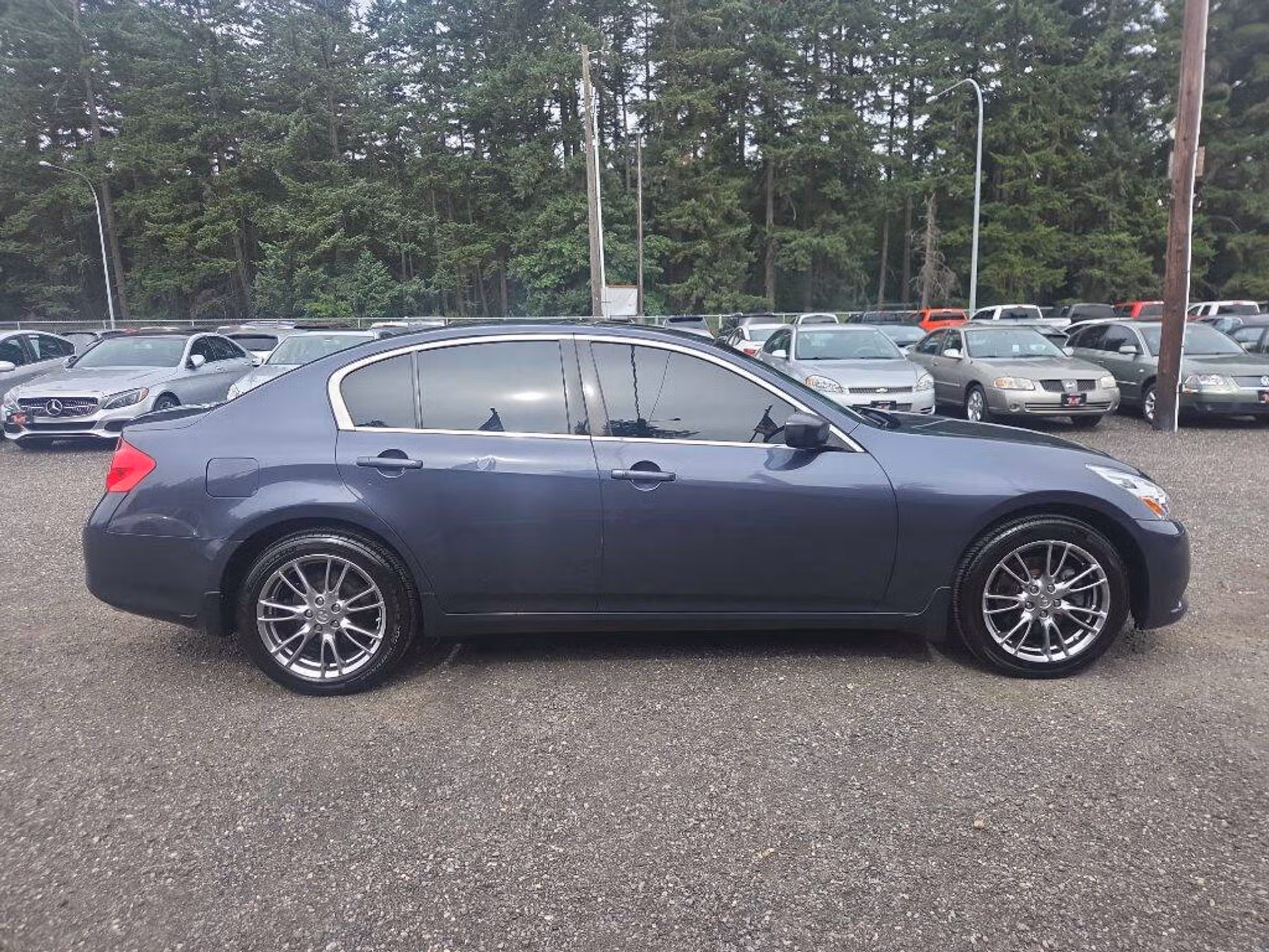 2011 INFINITI G37 Sedan x Image 1