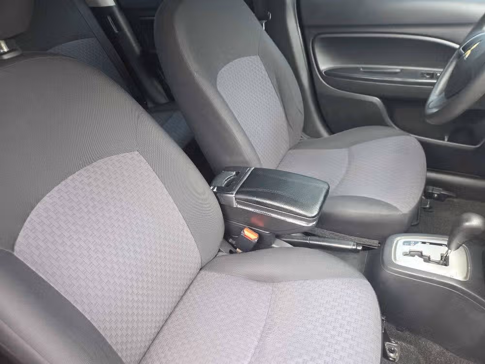 2017 Mitsubishi Mirage ES Image 13