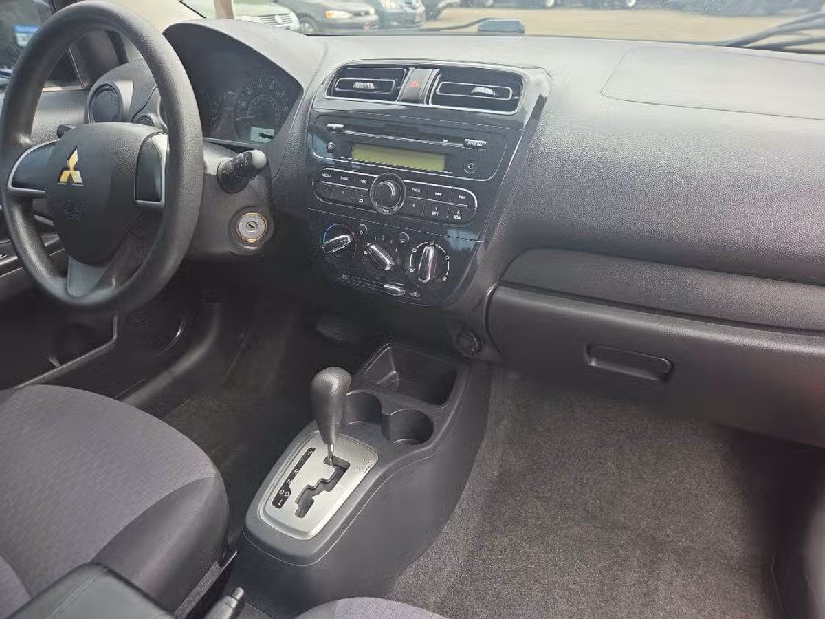2017 Mitsubishi Mirage ES Image 14