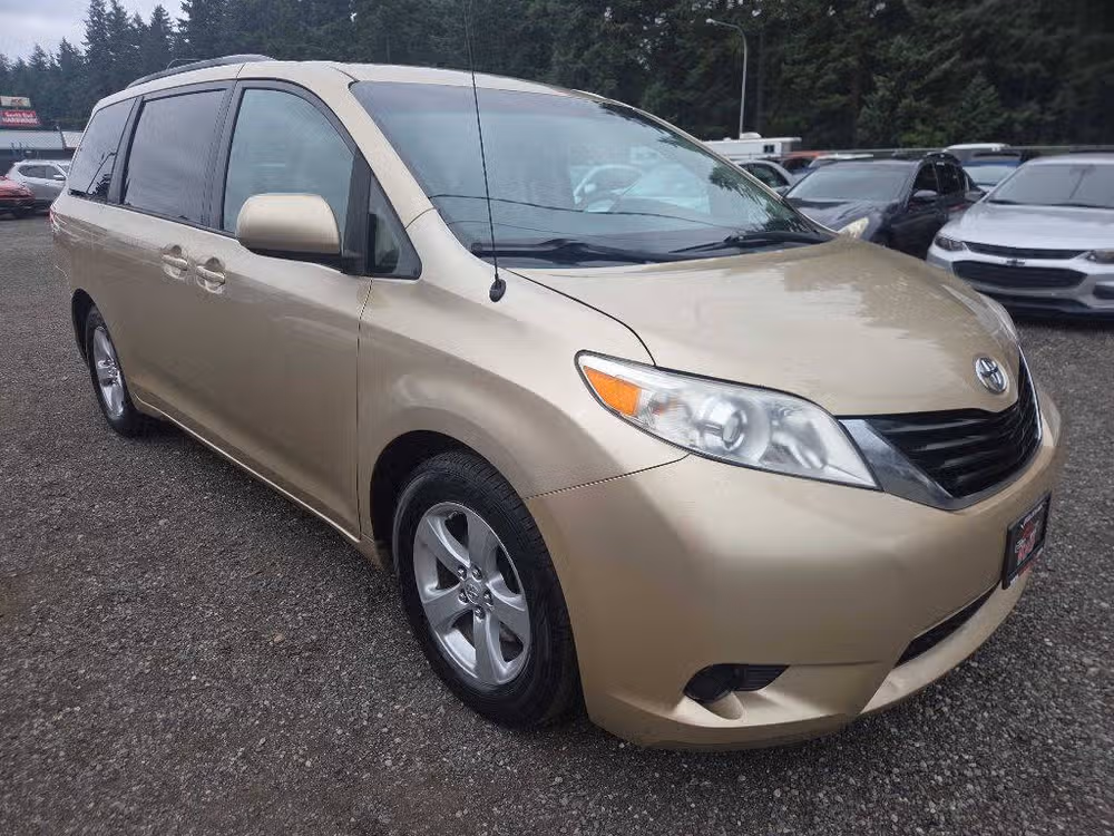 2011 Toyota Sienna LE 8-Passenger Passenger Image 2