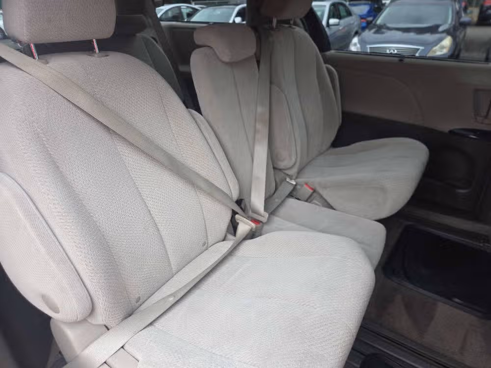 2011 Toyota Sienna LE 8-Passenger Passenger Image 11